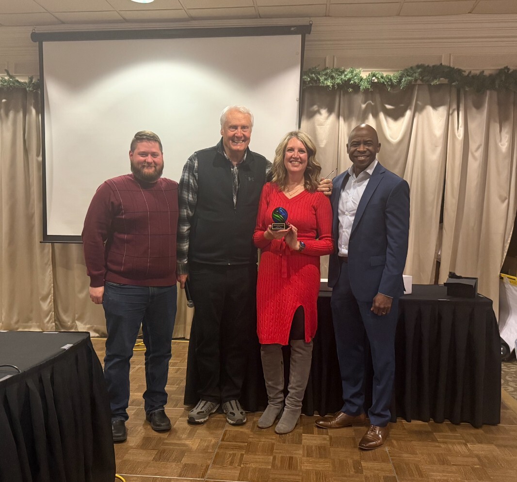 Michelle Bostinelos Accepting Award for 20 years-2